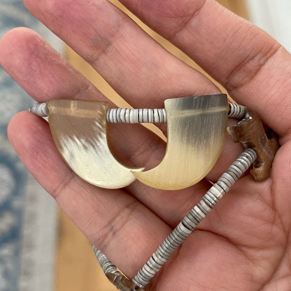 Natural horn & pin shell Heishi fetish necklace - Picture 3 of 5